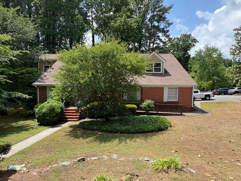 100 SE Dogwood Dr, Marietta, GA à vendre - Photo du bâtiment - Image 1 de 8