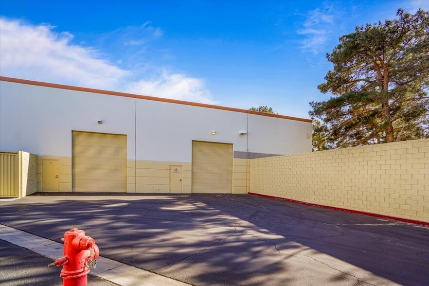 42913 Capital Dr, Lancaster, CA for lease - Building Photo - Image 3 of 21