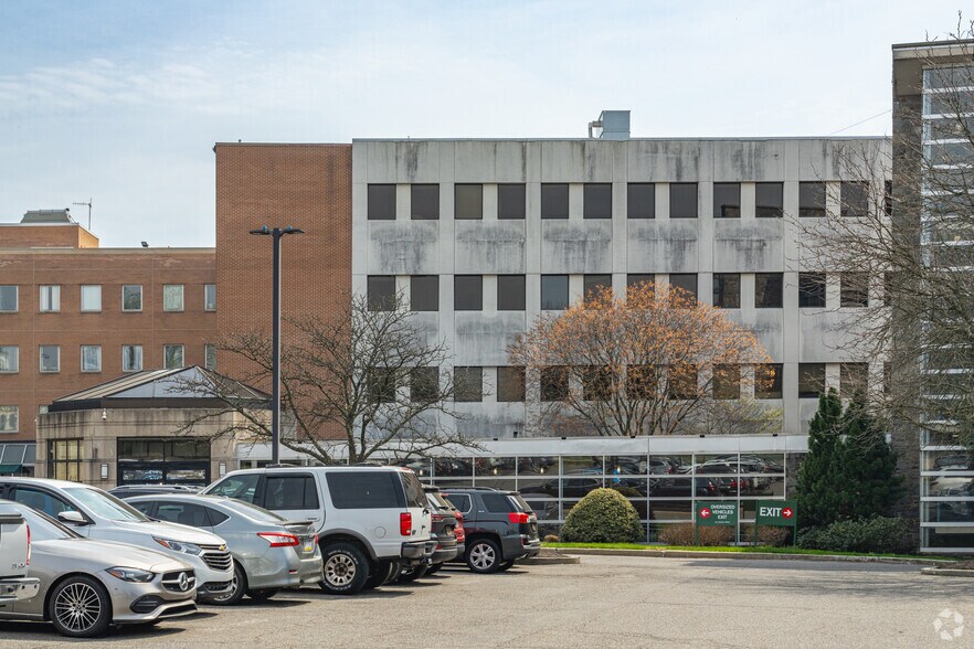 1 Medical Center Blvd, Upland, PA à vendre - Photo du bâtiment - Image 2 de 5