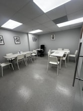 900 W 49th St, Hialeah, FL à louer Photo intérieure- Image 2 de 12