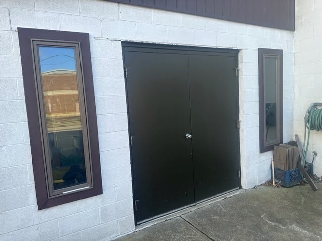 232 Front St, Berea, OH for sale - Building Photo - Image 3 of 10