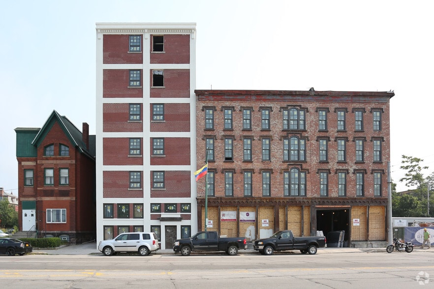 295 Niagara St, Buffalo, NY for lease - Building Photo - Image 3 of 8