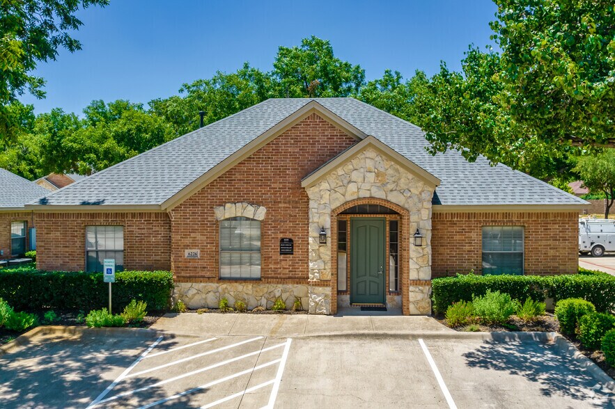 6226 Colleyville Blvd, Colleyville, TX à louer - Photo du bâtiment - Image 2 de 4
