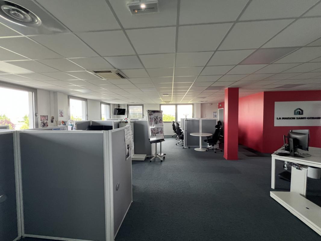 Office in Reims for lease Interior Photo- Image 1 of 8