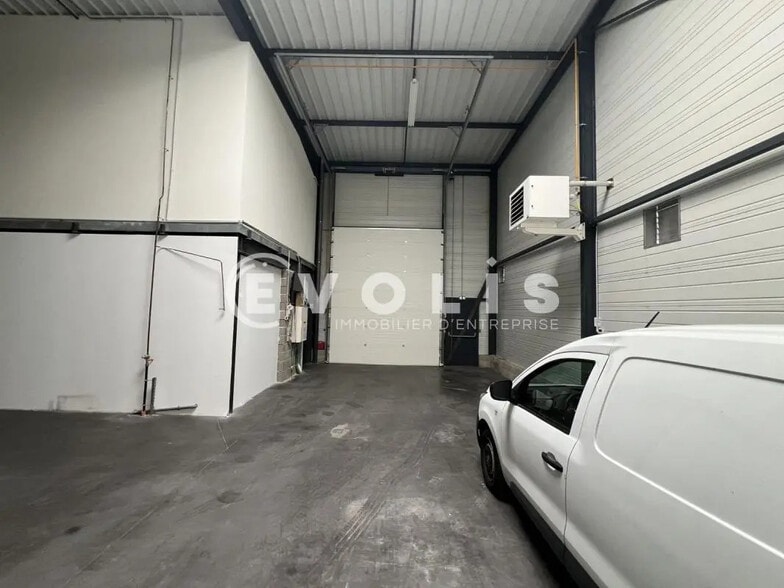 Bureau dans Saint-Fons à louer - Photo intérieure - Image 2 de 7