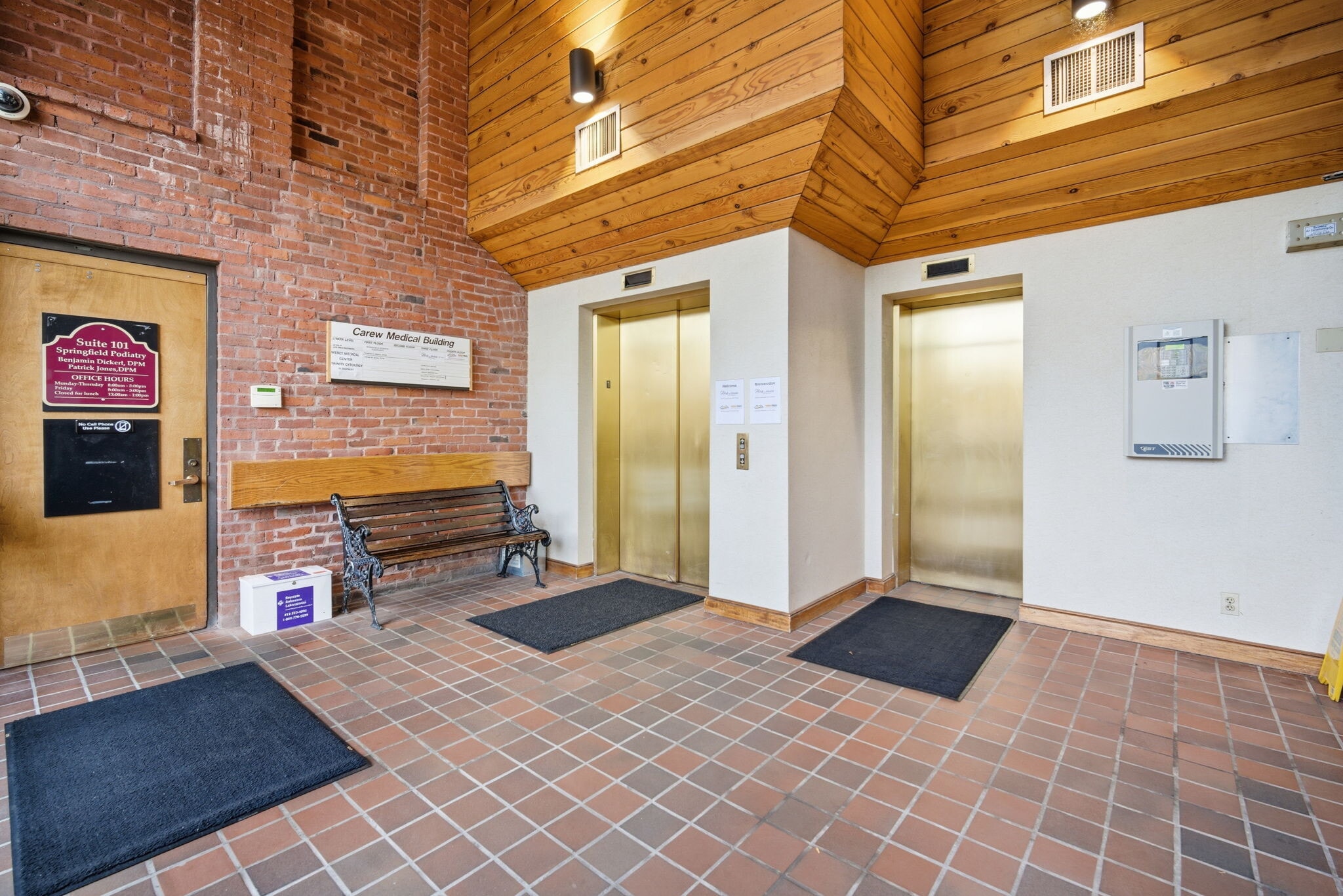 222 Carew St, Springfield, MA for lease Interior Photo- Image 1 of 8