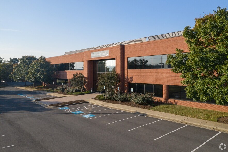 7495 New Horizon Way, Frederick, MD à vendre - Photo du bâtiment - Image 2 de 25