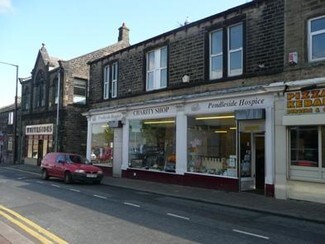 Plus de détails pour 12-16 Dockray St, Colne - Commerce de détail à louer