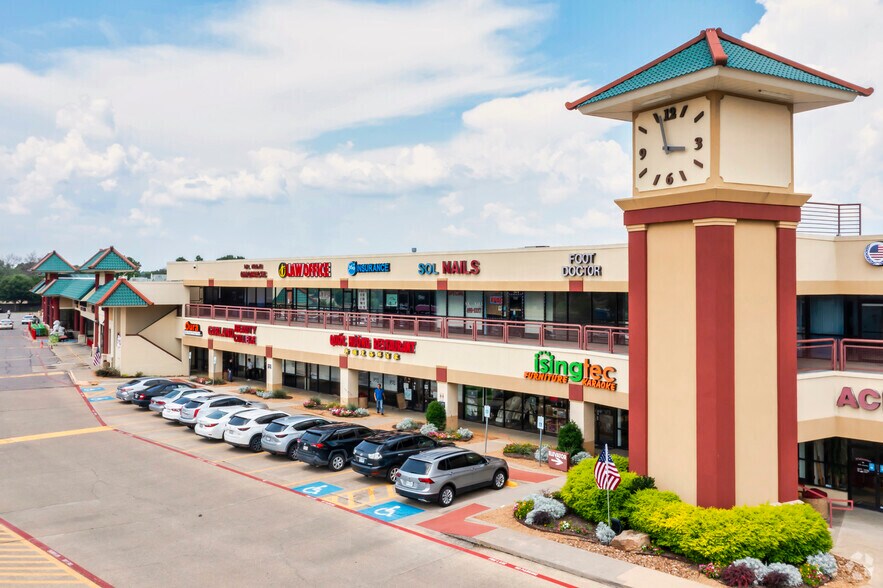 3112-3212 N Jupiter Rd, Garland, TX à louer - Photo du bâtiment - Image 2 de 8