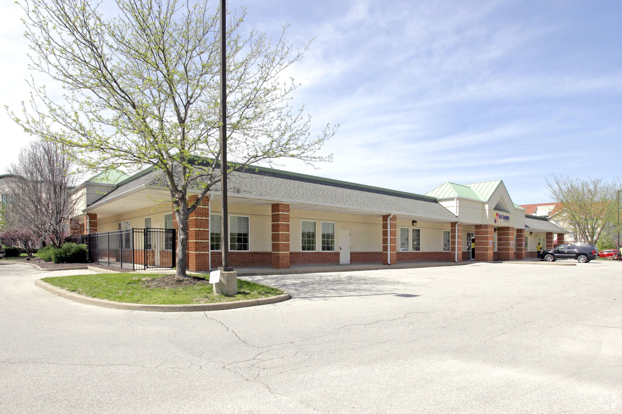 13601 Riverport Dr, Maryland Heights, MO for lease Building Photo- Image 1 of 4