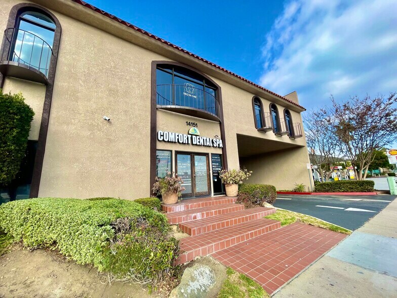 14151 Newport Ave, Tustin, CA à louer - Photo du bâtiment - Image 3 de 7