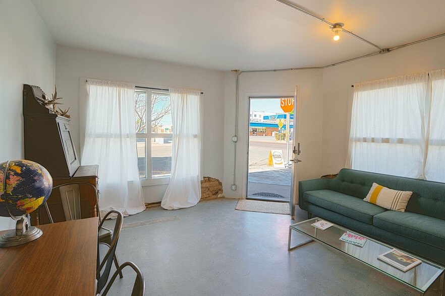 200 E San Antonio St, Marfa, TX for sale - Building Photo - Image 2 of 19