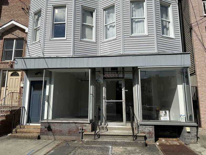 64 Logan Ave, Jersey City, NJ for lease - Building Photo - Image 1 of 9