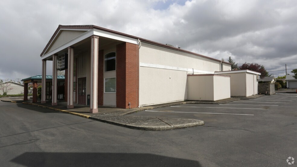 2288 Country Club Rd, Woodburn, OR à vendre - Photo du bâtiment - Image 2 de 19