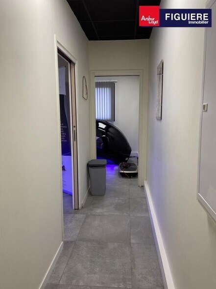 Office in Saint-Cannat for lease - Building Photo - Image 3 of 7