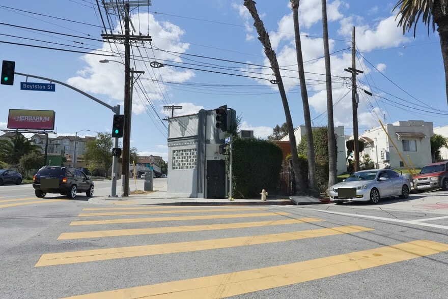 1201 Temple St, Los Angeles, CA for lease - Building Photo - Image 2 of 29