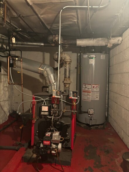 659 Miller Ave, Brooklyn, NY for sale - Interior Photo - Image 2 of 3