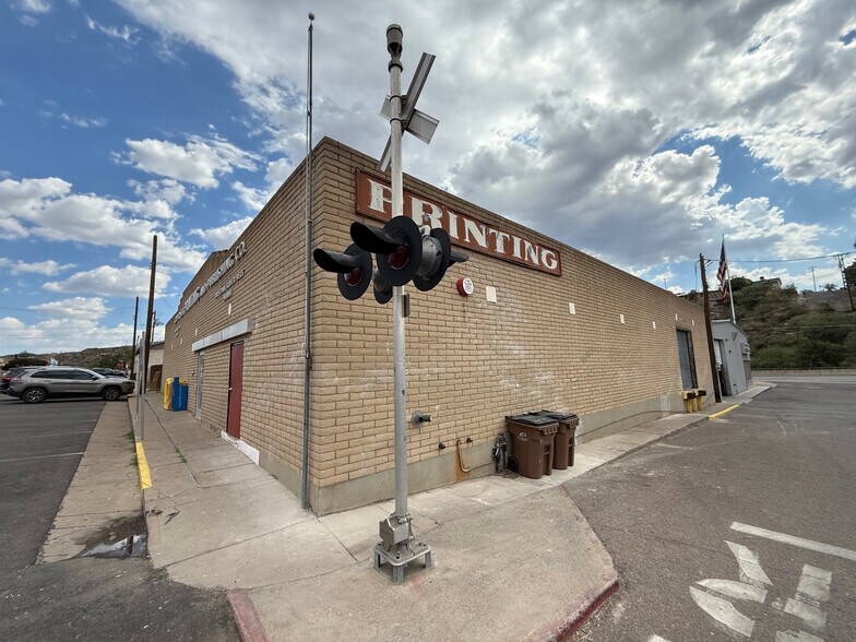 298 N Pine St, Globe, AZ à louer - Photo du bâtiment - Image 1 de 19