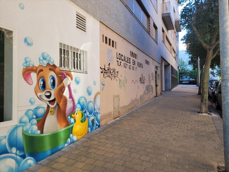 Calle Madre Isabel Larrañaga, Cáceres, Cáceres for sale - Building Photo - Image 2 of 2