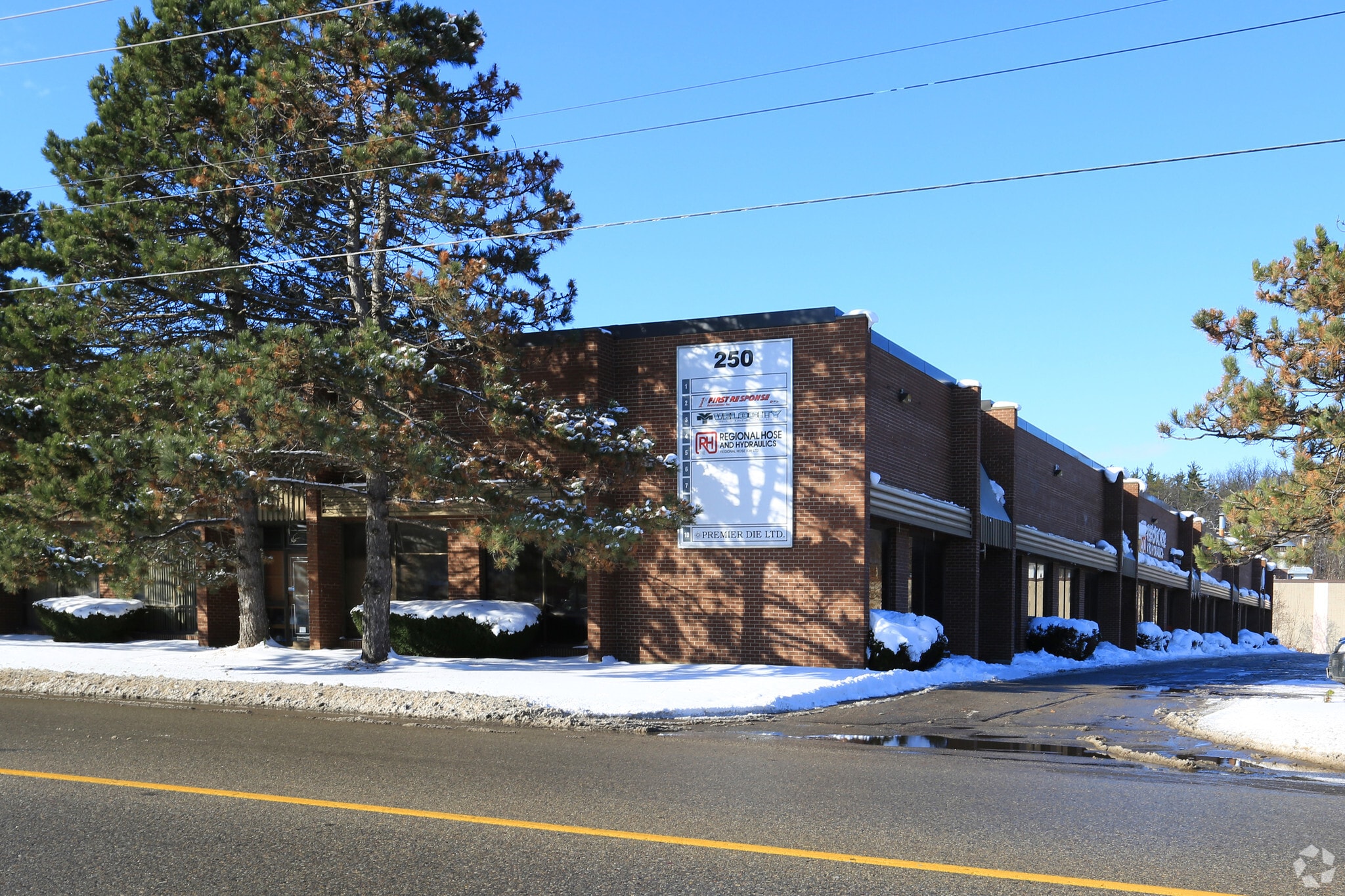 250 Trillium Dr, Kitchener, ON à vendre Photo principale- Image 1 de 1