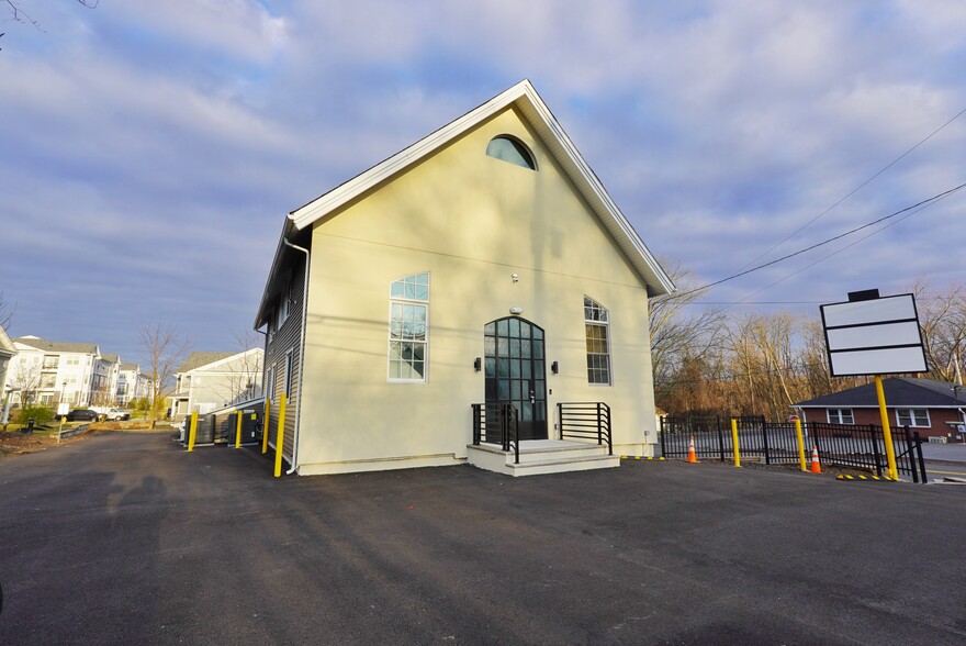 457 Rt-79, Morganville, NJ for lease - Building Photo - Image 1 of 42