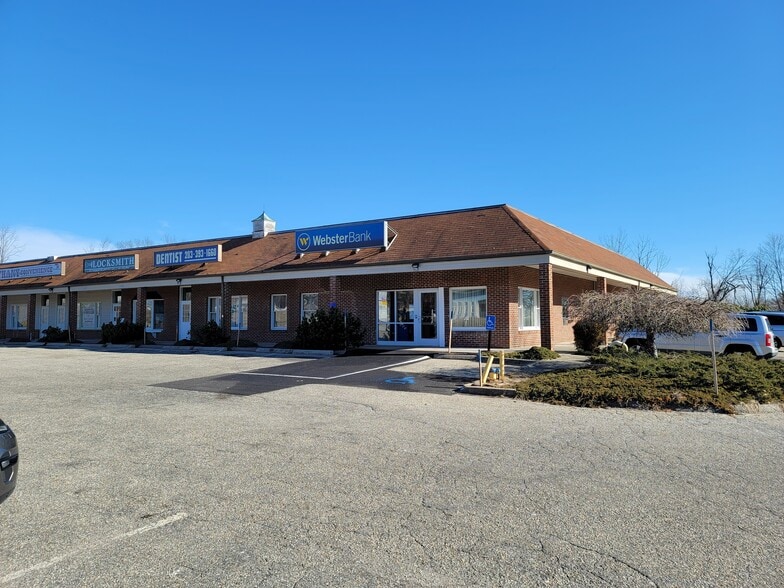 696 Amity Rd, Bethany, CT for lease - Building Photo - Image 3 of 17