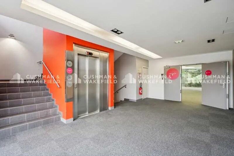 6 Boulevard Dubreuil, Orsay à louer - Hall d’entrée - Image 3 de 14