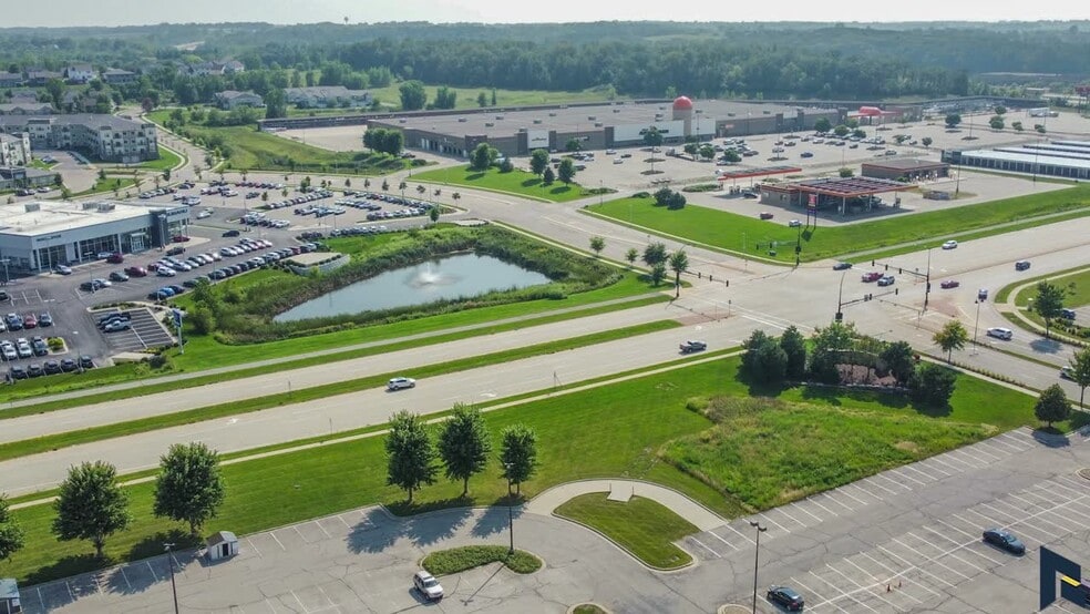 4788 SE Maine Ave, Rochester, MN à vendre - Vidéo sur l’inscription commerciale - Image 2 de 6