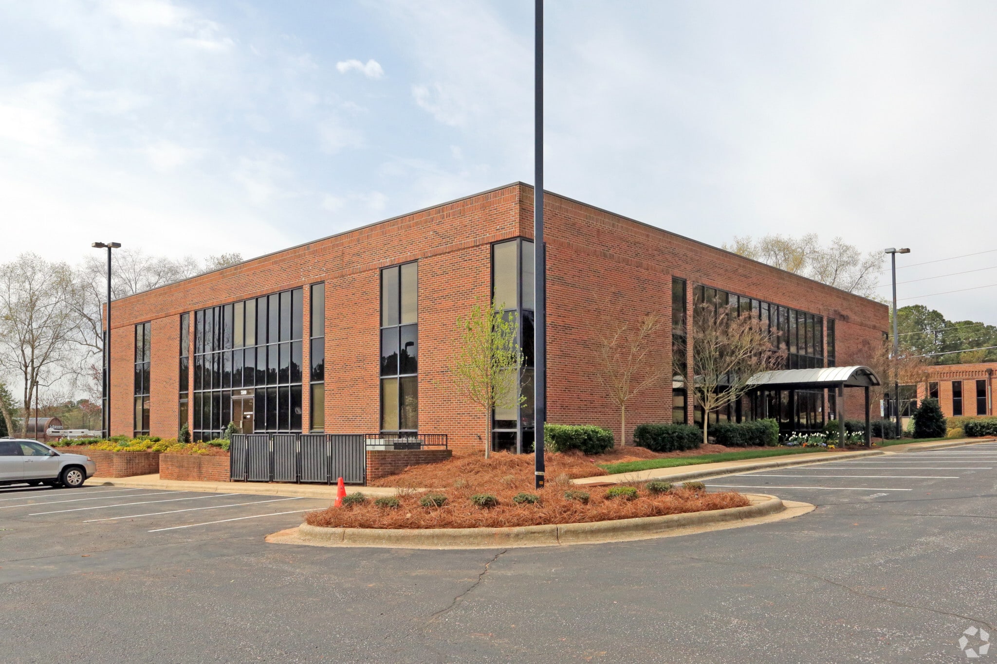 7500 Six Forks Rd, Raleigh, NC for lease Primary Photo- Image 1 of 43