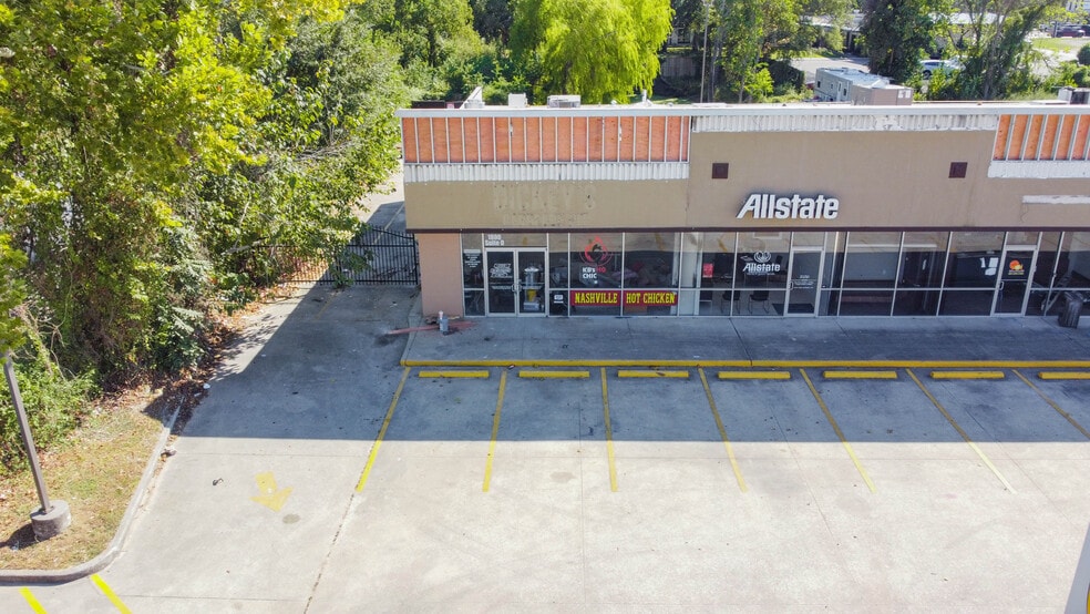 1800 Northpark Dr, Humble, TX for lease - Building Photo - Image 2 of 6