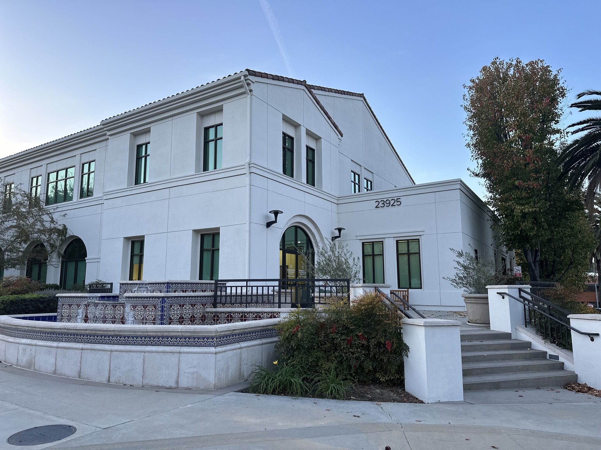 23925 Park Sorrento, Calabasas, CA for lease Building Photo- Image 1 of 5