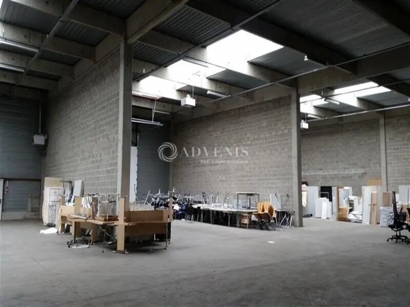 Industrial in Coignières for lease Interior Photo- Image 1 of 6