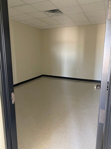 6201 W Murphy St, Odessa, TX à louer - Photo intérieure - Image 2 de 9