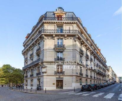 Office in Paris for lease - Building Photo - Image 1 of 2