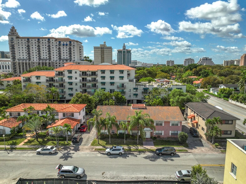340 Madeira Ave, Coral Gables, FL for sale - Aerial - Image 2 of 8