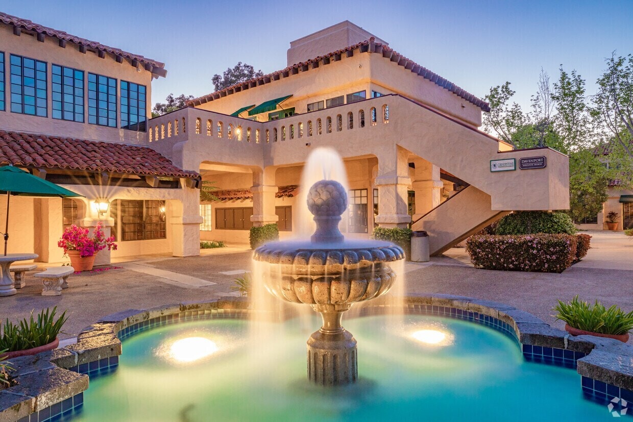 16236 San Dieguito Rd, Rancho Santa Fe, CA à louer Hall d’entrée- Image 1 de 8