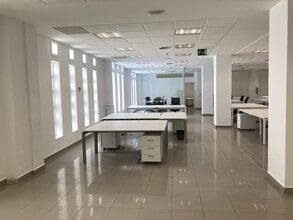 Calle Miguel Yuste, 12, Madrid, Madrid for lease Interior Photo- Image 2 of 6