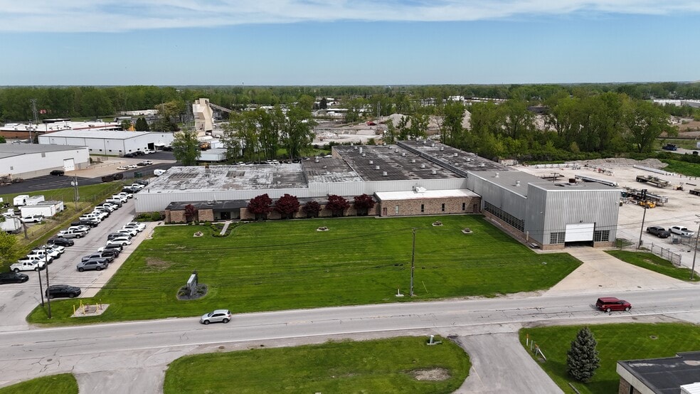 911-915 Matzinger Rd, Toledo, OH for sale - Building Photo - Image 1 of 10