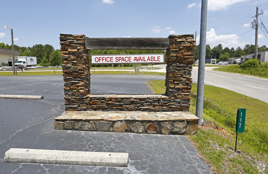 117 Wortham St, Wadesboro, NC for lease - Building Photo - Image 2 of 8