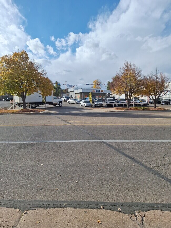 Plus de détails pour 2329 8th Ave, Greeley, CO - Commerce de détail à vendre