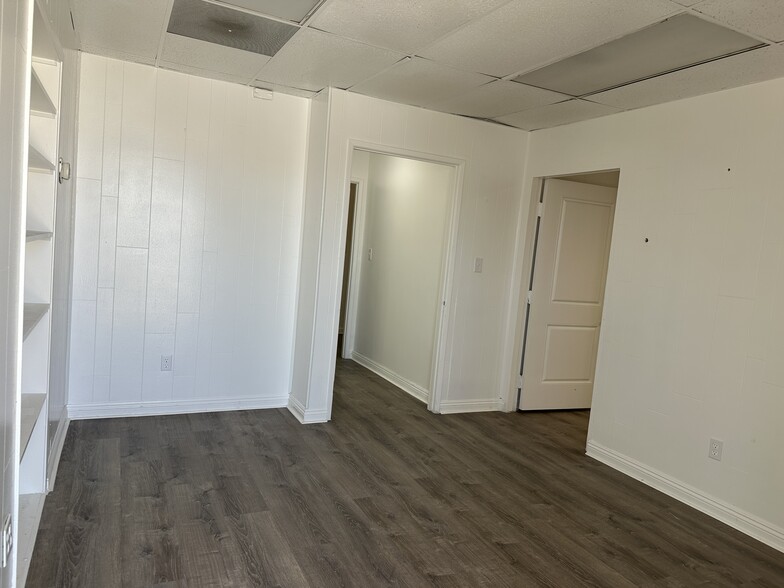 9340 Corbin Ave, Northridge, CA for lease - Building Photo - Image 3 of 12