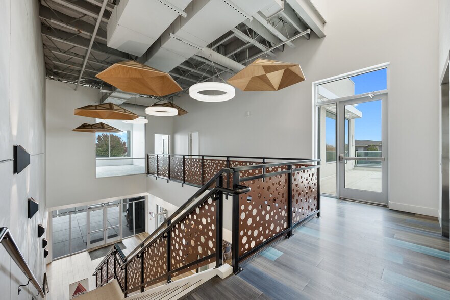 9425 Sandifur Pky, Pasco, WA for lease - Interior Photo - Image 2 of 9