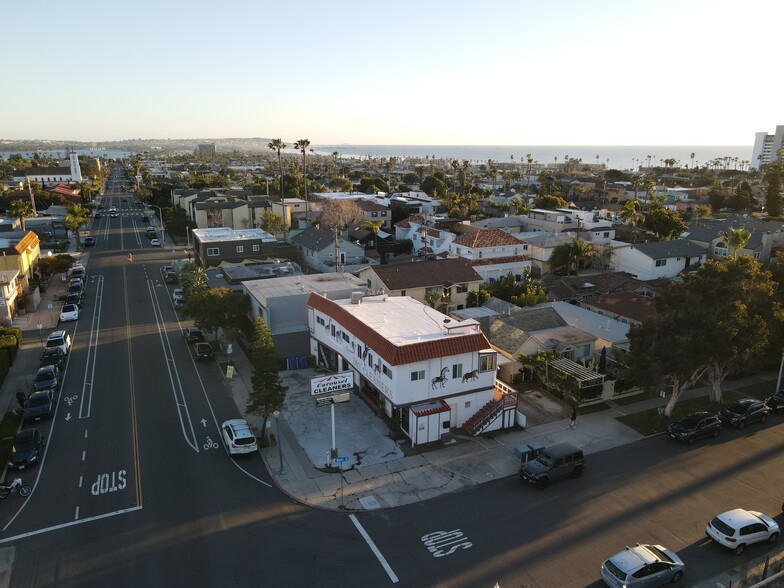 4888 Cass St, San Diego, CA à louer - Photo du bâtiment - Image 2 de 5