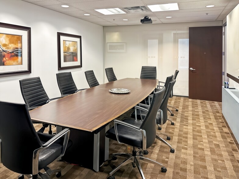 2010 11th Ave, Regina, SK for lease - Interior Photo - Image 2 of 25