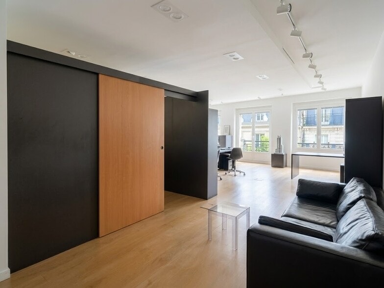 Rue Du Faubourg Saint-Honoré, Paris for lease - Building Photo - Image 3 of 7
