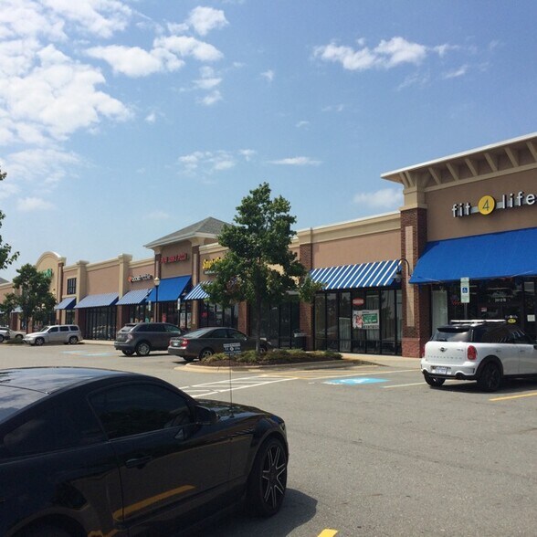 2910 W Us-70 Hwy, Goldsboro, NC à louer - Photo du bâtiment - Image 3 de 6