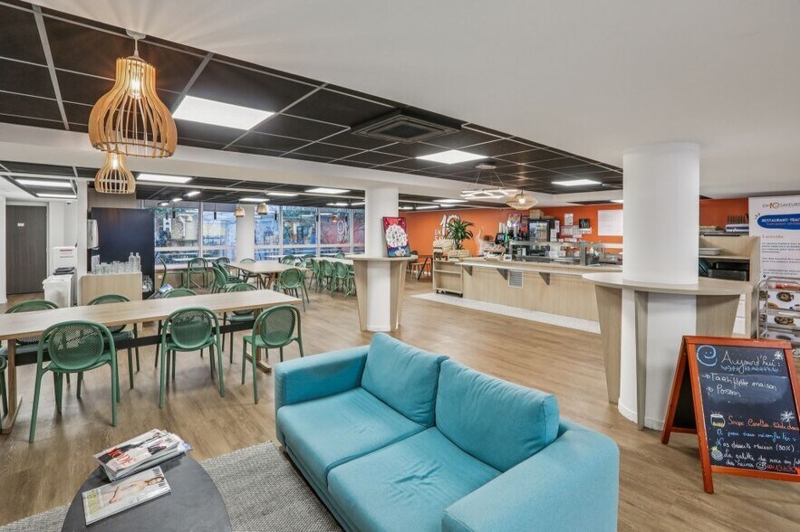 70 Rue Rivay, Levallois-Perret à louer - Photo du bâtiment - Image 2 de 9