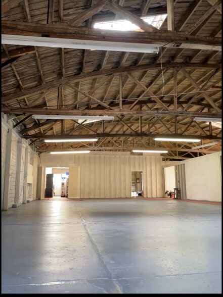 4530 Martin Luther King Jr Way, Oakland, CA for lease - Building Photo - Image 2 of 11