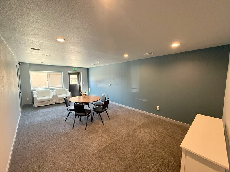 4523 Endeavor Dr B, Johnstown, CO for lease - Interior Photo - Image 2 of 7
