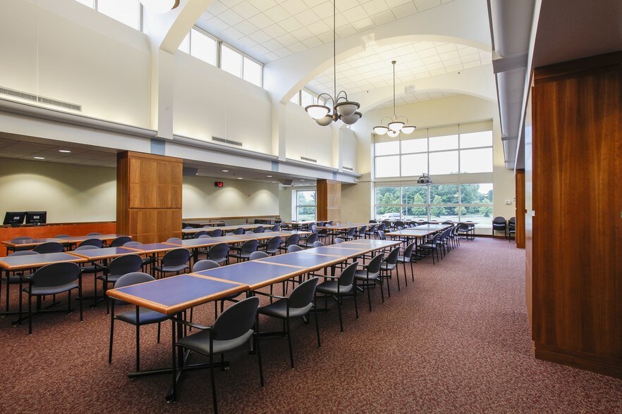 641 Ridge Rd, Chazy, NY à vendre - Photo intérieure - Image 3 de 13